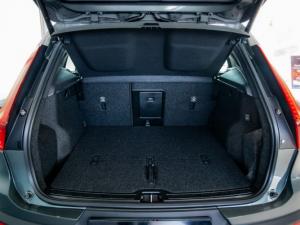 Volvo XC40 B4 Plus Dark - Image 2