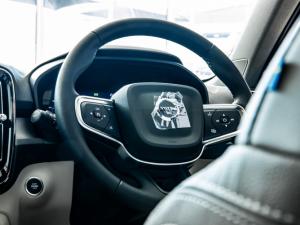 Volvo XC40 B4 Plus Dark - Image 3
