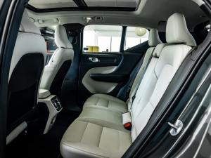 Volvo XC40 B4 Plus Dark - Image 4