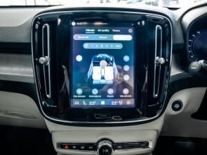 Volvo XC40 B4 Plus Dark - Image 8