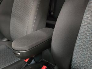 Volkswagen Polo Vivo hatch 1.6 Life - Image 12