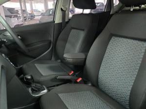 Volkswagen Polo Vivo hatch 1.6 Life - Image 9