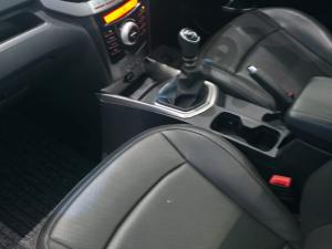 Mahindra XUV300 1.2T W8 - Image 12