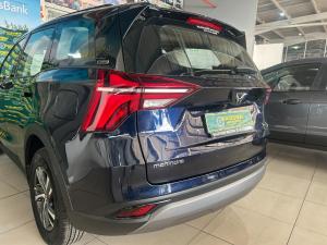 Mahindra XUV700 2.0T AX5 - Image 10