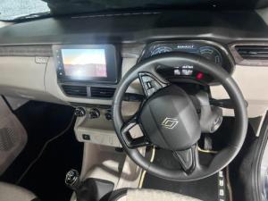 Renault Triber 1.0 Evolution - Image 6