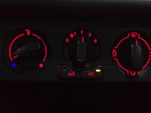 Volkswagen Polo Vivo hatch 1.6 Life - Image 12