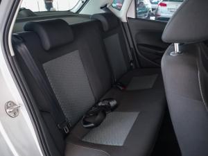 Volkswagen Polo Vivo hatch 1.6 Life - Image 14