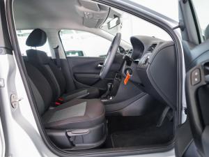 Volkswagen Polo Vivo hatch 1.6 Life - Image 13
