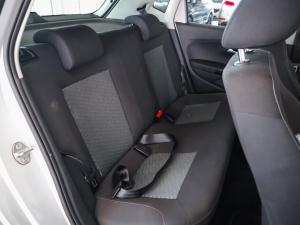 Volkswagen Polo Vivo hatch 1.6 Life - Image 18