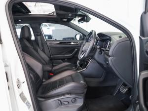 Volkswagen T-Roc 2.0TSI 4Motion R-Line - Image 13