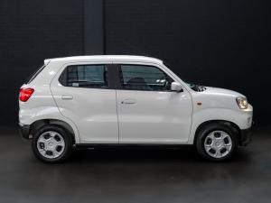 Suzuki S-Presso 1.0 GL manual - Image 9