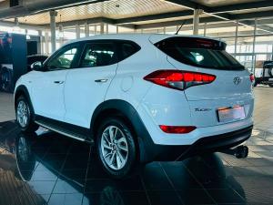 Hyundai Tucson 2.0 Premium - Image 10