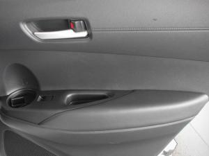 Toyota Corolla Cross 1.8 Hybrid XS - Image 15