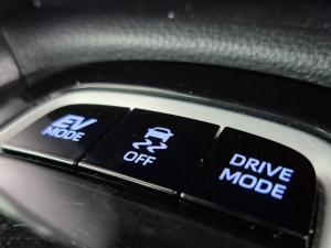 Toyota Corolla Cross 1.8 Hybrid XS - Image 16