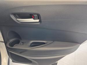 Toyota Corolla Cross 1.8 Hybrid XS - Image 17