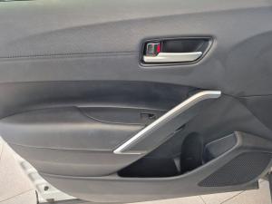 Toyota Corolla Cross 1.8 Hybrid XS - Image 19