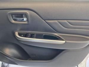 Mitsubishi Triton 2.4DI-D double cab auto - Image 10