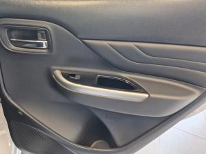 Mitsubishi Triton 2.4DI-D double cab auto - Image 18