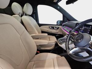 Mercedes-Benz V-Class V300d Exclusive - Image 13