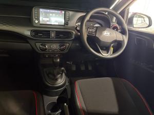 Hyundai Grand i10 1.0 Premium hatch - Image 10