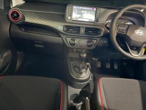 Hyundai Grand i10 1.0 Premium hatch - Image 9