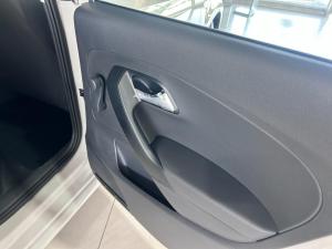 Volkswagen Polo Vivo hatch 1.4 - Image 8