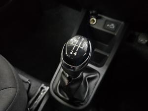 Renault Kwid 1.0 Techno manual - Image 9