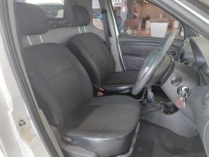 Nissan NP200 1.6i safety pack (aircon) - Image 11