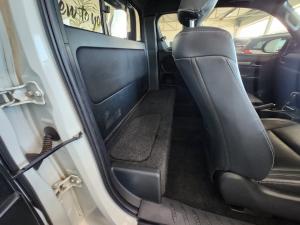 Toyota Hilux 2.8GD-6 Xtra cab Legend auto - Image 12