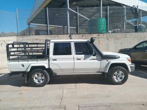 Toyota Land Cruiser 79 4.5D-4D V8 double cab LX - Image 3