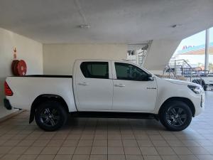 Toyota Hilux 2.4GD-6 double cab Raider manual - Image 3