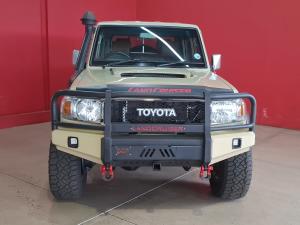 Toyota Land Cruiser 79 4.5D-4D V8 double cab LX - Image 4