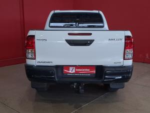 Toyota Hilux 2.4GD-6 double cab 4x4 Raider manual - Image 5