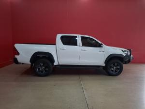 Toyota Hilux 2.4GD-6 double cab 4x4 Raider manual - Image 3
