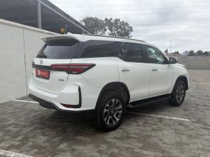 Toyota Fortuner 2.4GD-6 4x4 - Image 2