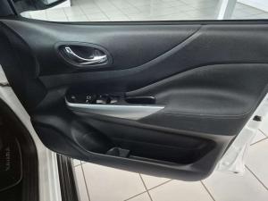 Nissan Navara 2.5DDTI SE Plus D/C - Image 10