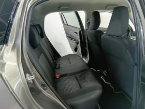 Suzuki Swift 1.2 GLX auto - Image 9