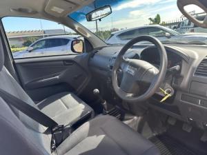 Isuzu D-Max Gen 6 250 single cab Fleetside safety - Image 6