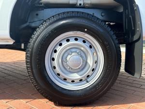 Isuzu D-Max Gen 6 250 single cab Fleetside safety - Image 7