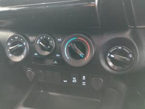 Toyota Hilux 2.8GD-6 Xtra cab 4x4 Legend manual - Image 11