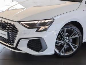 Audi A3 sedan 35TFSI S line - Image 2