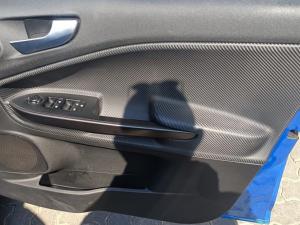 Alfa Romeo Giulietta 1750TBi Veloce - Image 15