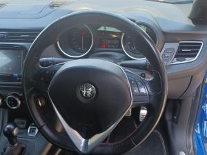 Alfa Romeo Giulietta 1750TBi Veloce - Image 17