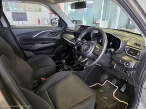 Suzuki Swift 1.2 GLX manual - Image 11