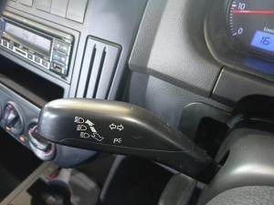 Volkswagen Polo Vivo sedan 1.4 - Image 10