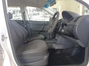 Volkswagen Polo Vivo sedan 1.4 - Image 12