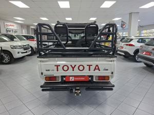 Toyota Land Cruiser 79 4.5D-4D LX V8 single cab - Image 5