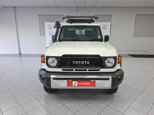 Toyota Land Cruiser 79 4.5D-4D LX V8 single cab - Image 4