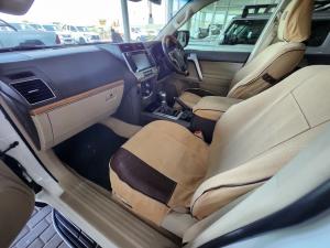 Toyota Land Cruiser Prado 4.0 VX-L - Image 7