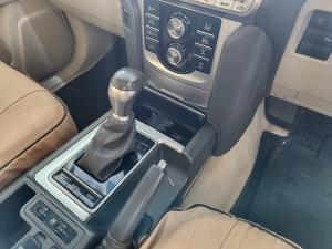 Toyota Land Cruiser Prado 4.0 VX-L - Image 10